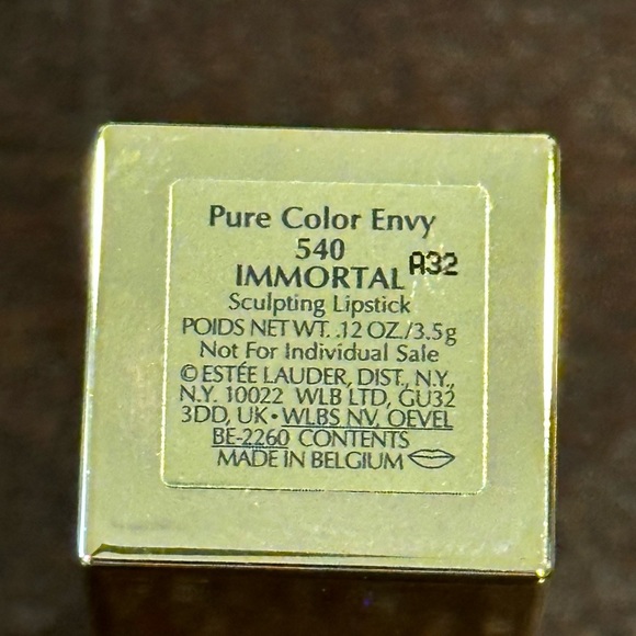 Estée Lauder Pure Color Envy Lipstick 540 Immortal red - Picture 3 of 5